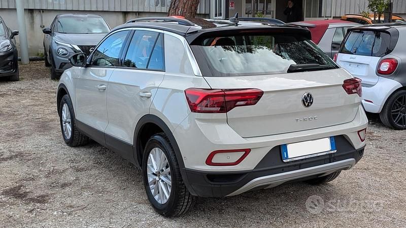 Usata VW T-Roc 110 CV (80 kW) 2024 Beige SUV
