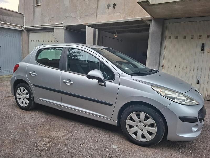 Usata Peugeot 207 73 CV (53 kW) 2008 Argento Berlina