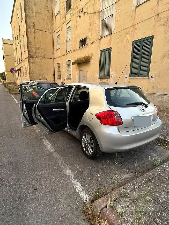 Usata Toyota Auris 126 CV (92 kW) 2009 Grigio Utilitaria