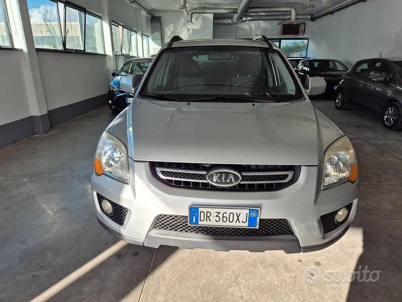 Usata Kia Sportage Active 141 CV (103 kW) 2008 Grigio SUV