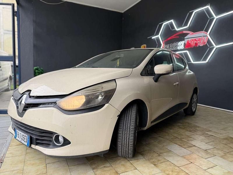 Usata Renault Clio GrandTour 75 CV (55 kW) 2015 Beige Station wagon