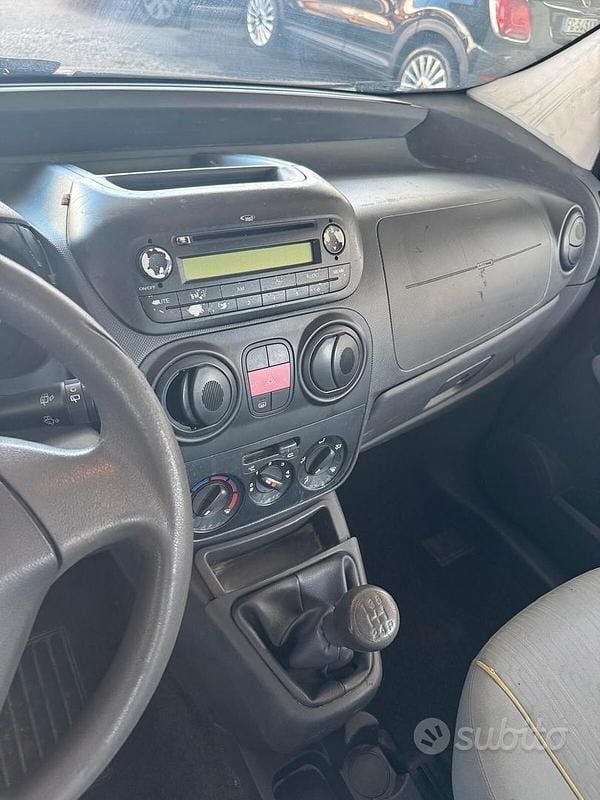 Usata Peugeot Bipper Premium 70 CV (51 kW) 2009 Nero Monovolume