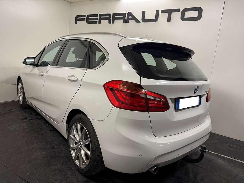 Usata BMW 218 Active Tourer Luxury Line 150 CV (110 kW) 2015 Bianco Monovolume