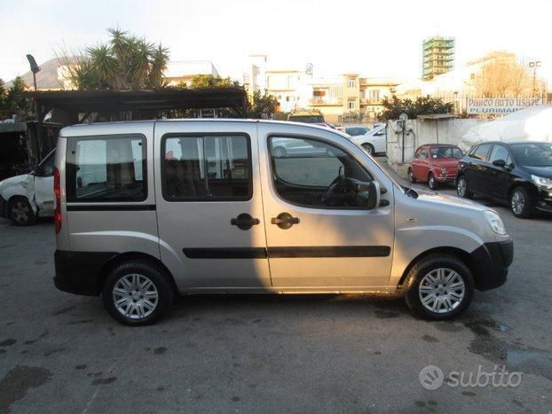 Usata Fiat Doblò 103 CV (75 kW) 2006 Grigio Monovolume