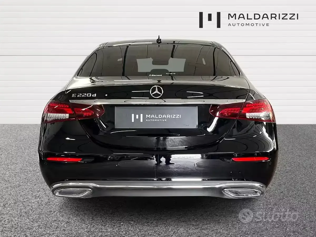 Usata Mercedes E220 Exclusive 194 CV (142 kW) 2021 Nero Berlina
