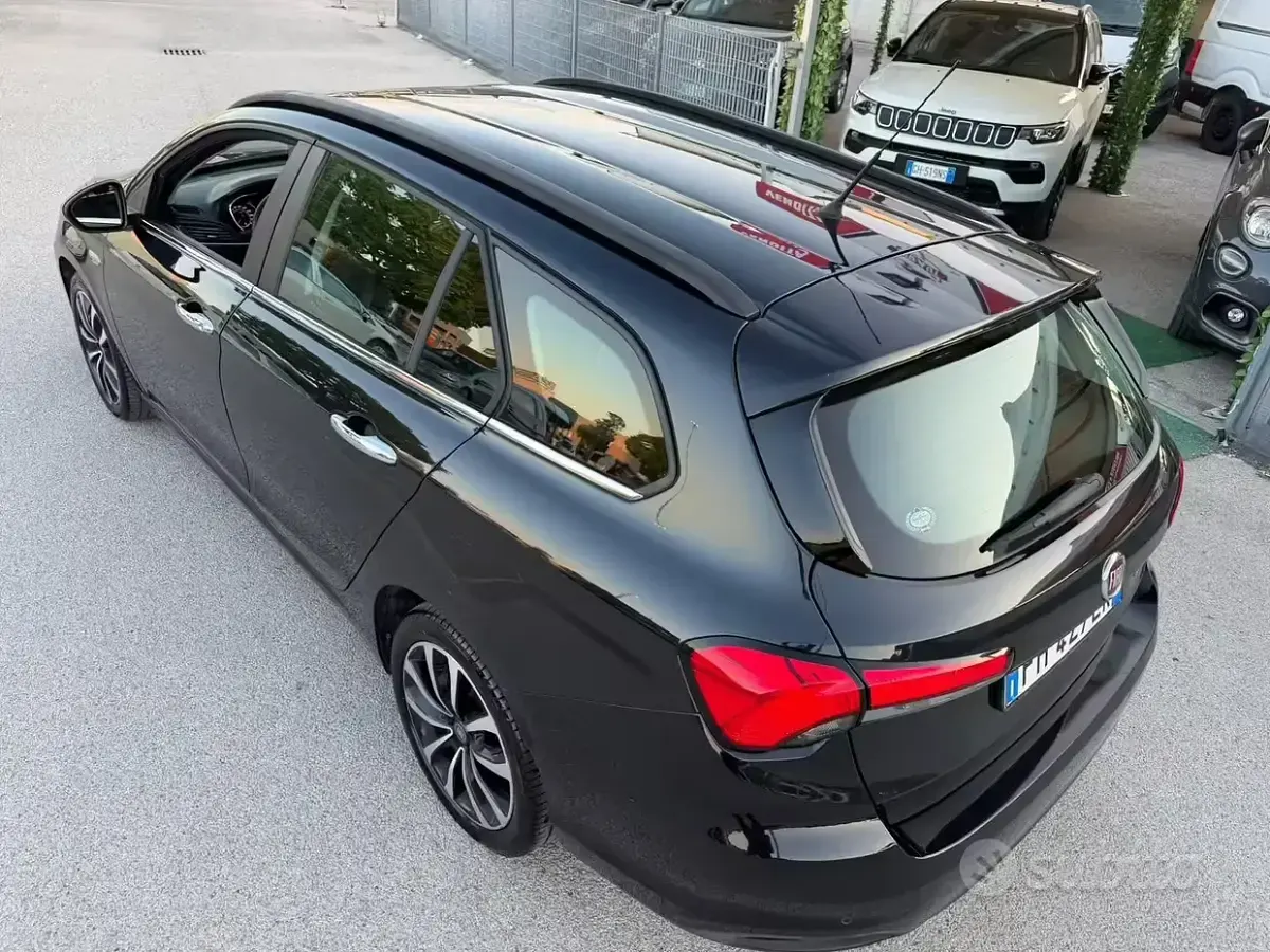 Usata Fiat Tipo Lounge 120 CV (88 kW) 2017 Nero Station wagon