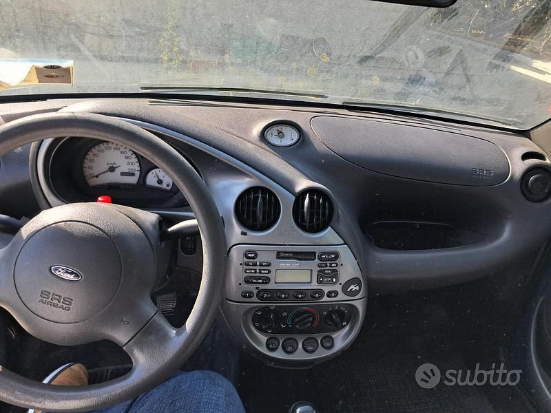 Usata Ford Ka Plus 70 CV (51 kW) 2001 Blu Utilitaria