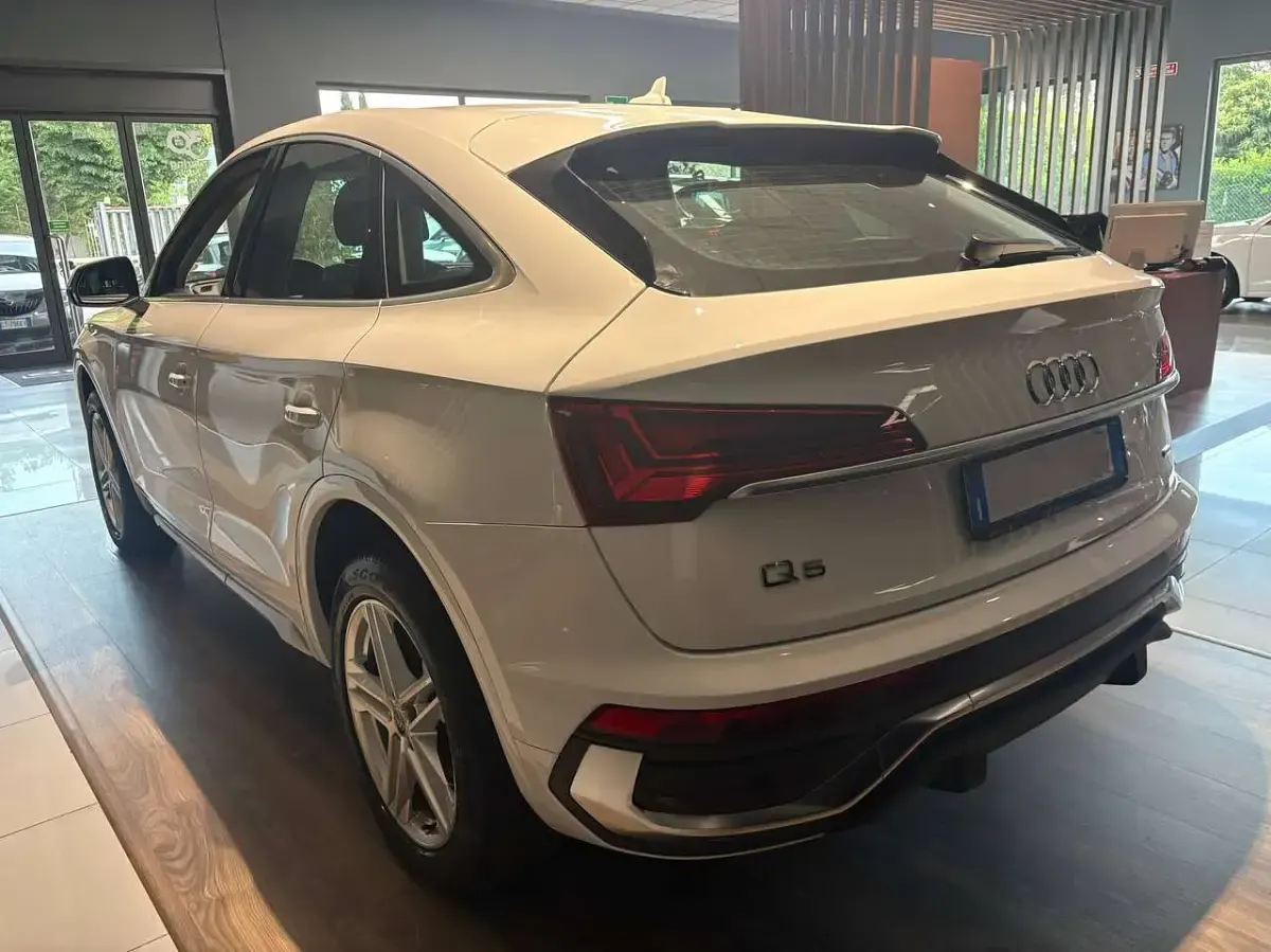 Usata Audi Q5 Sportback S-Line 204 CV (150 kW) 2022 Bianco SUV
