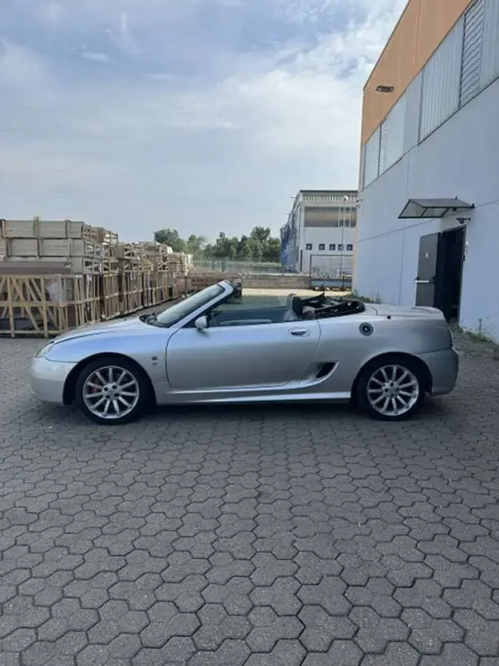Usata MG TF 116 CV (85 kW) 2004 Argento Cabrio