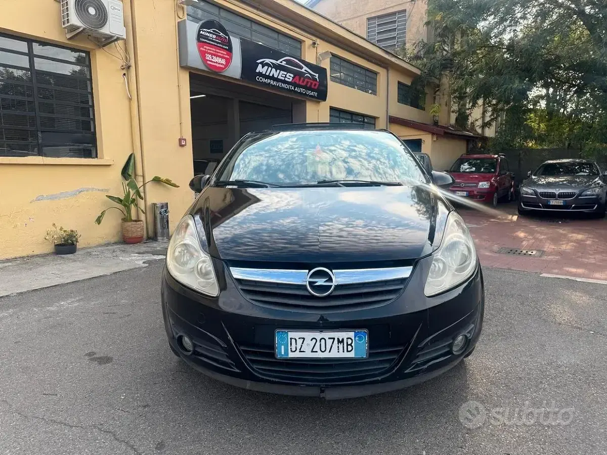 Usata Opel Corsa 90 CV (66 kW) 2009 Nero Utilitaria
