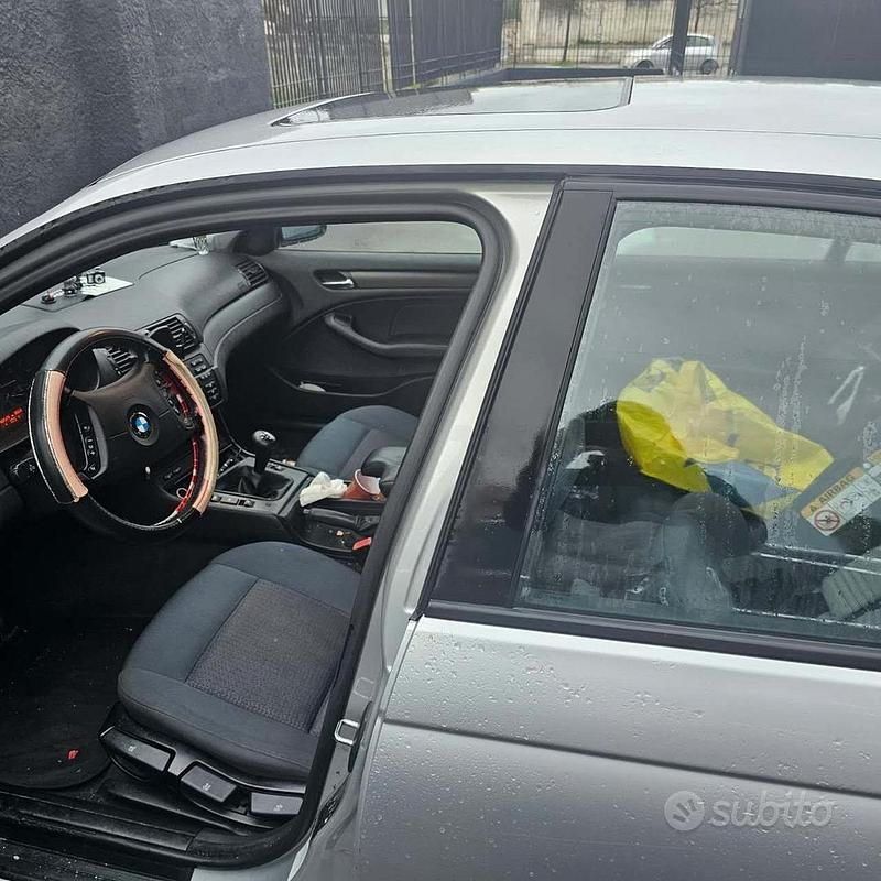 Usata BMW 318 2004 Grigio Berlina
