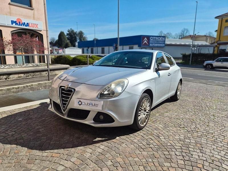 Usata Alfa Romeo Giulietta Distinctive 170 CV (125 kW) 2013 Grigio Utilitaria