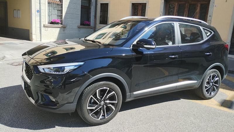 Usata MG ZS Luxury 111 CV (81 kW) 2023 Nero Berlina