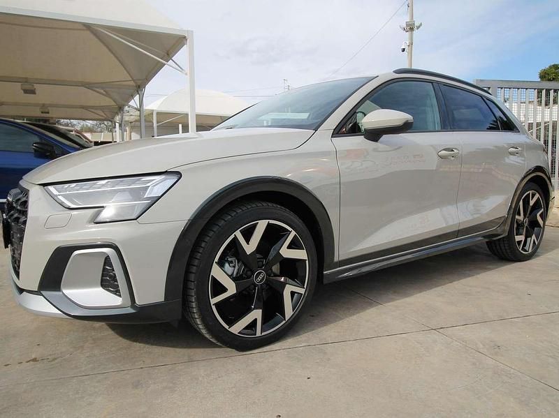 Nuova Audi A3 Ambiente 150 CV (110 kW) 2025 Beige Berlina