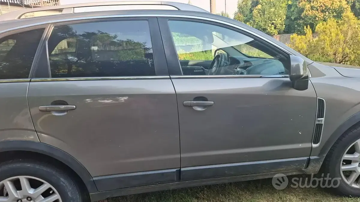 Usata Opel Antara 140 CV (102 kW) 2008 Marrone SUV