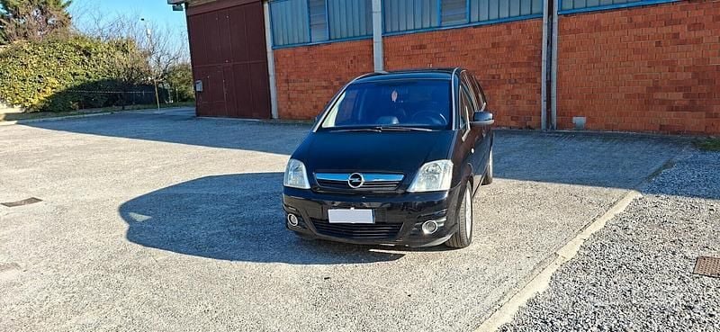 Usata Opel Meriva Enjoy 90 CV (66 kW) 2010 Nero Monovolume