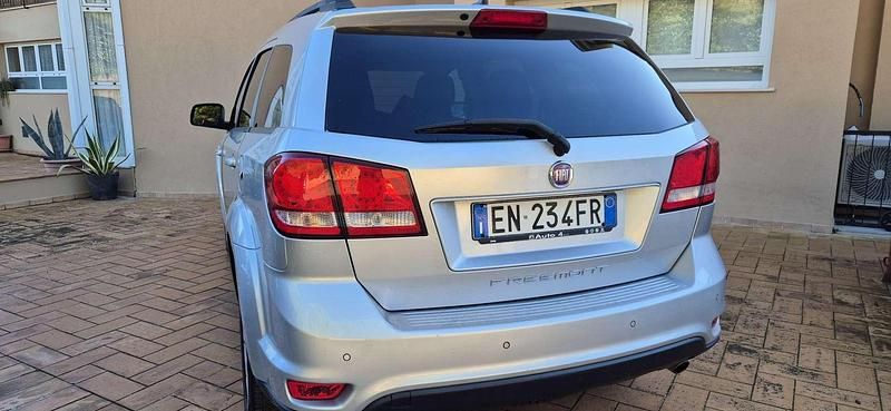 Usata Fiat Freemont Urban 170 CV (125 kW) 2012 Argento SUV