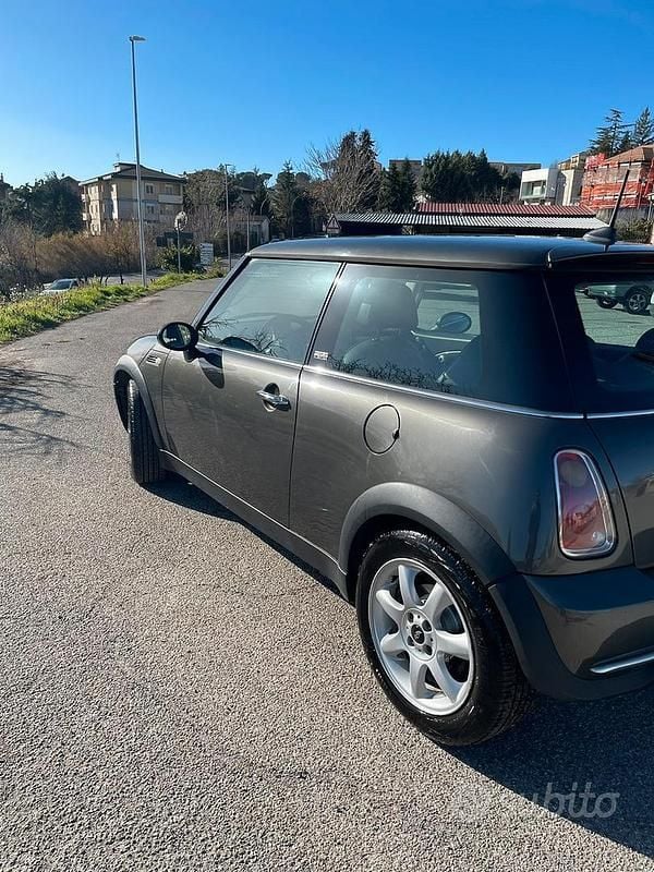 Usata Mini ONE 90 CV (66 kW) 2006 Utilitaria