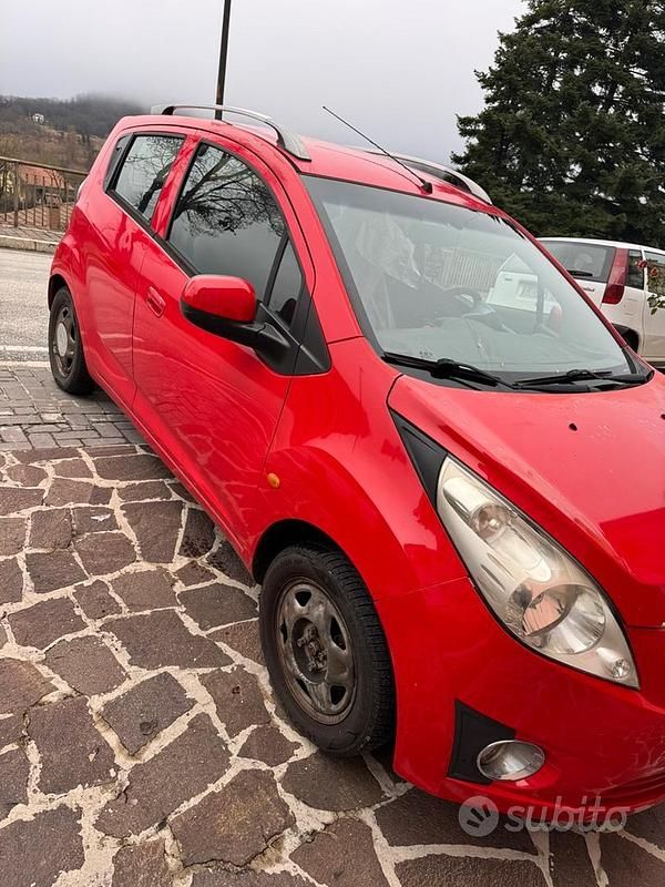 Begagnad Chevrolet Spark LS 68 HK (50 kW) 2010 Röd Halvkombi