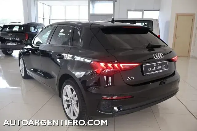 Usado Audi A3 Advanced 116 CV (85 kW) 2022 Negro Berlina