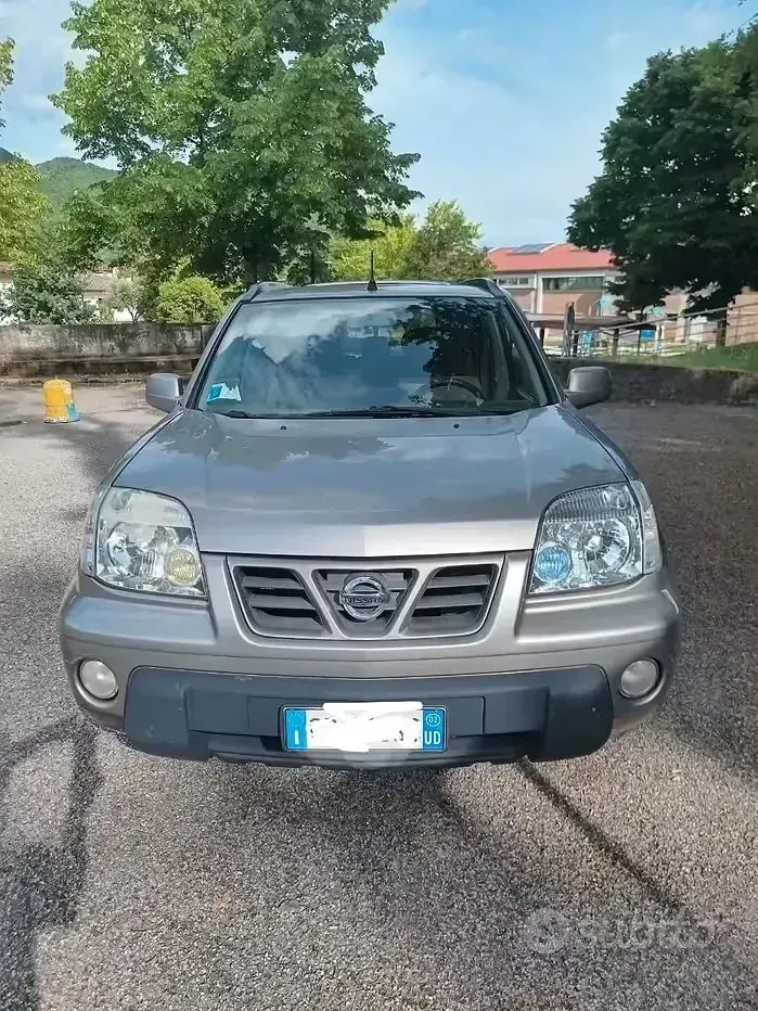 Używany Nissan X-Trail 114 KM (83 kW) 2002 Szary SUV