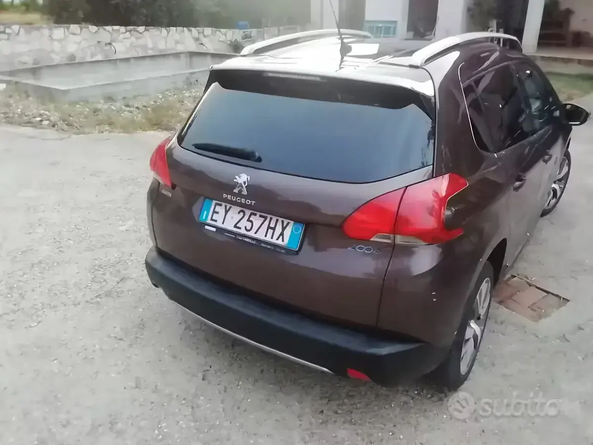 Usata Peugeot 2008 120 CV (88 kW) 2015 SUV