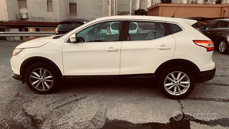 Usata Nissan Qashqai 115 CV (84 kW) 2016 Bianco SUV