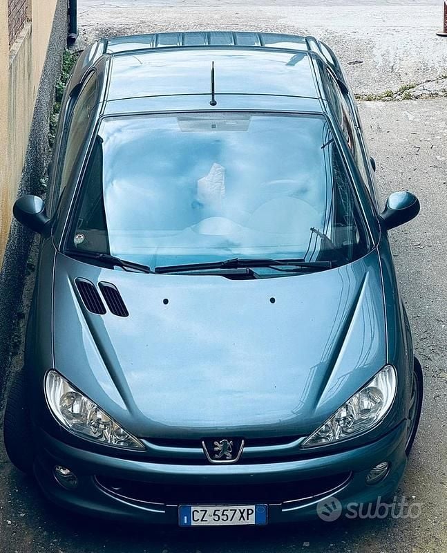 Usata Peugeot 206 125 CV (91 kW) 2006 Grigio Cabrio