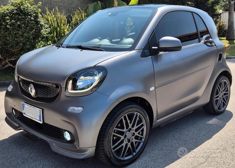 Grigio Usata 2019 Smart ForTwo Electric Drive Brabus Due volumi | 9000 € (Ottimo prezzo) - Immagine 1/4