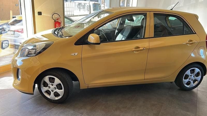 Usata Kia Picanto City 66 CV (48 kW) 2017 Giallo Utilitaria