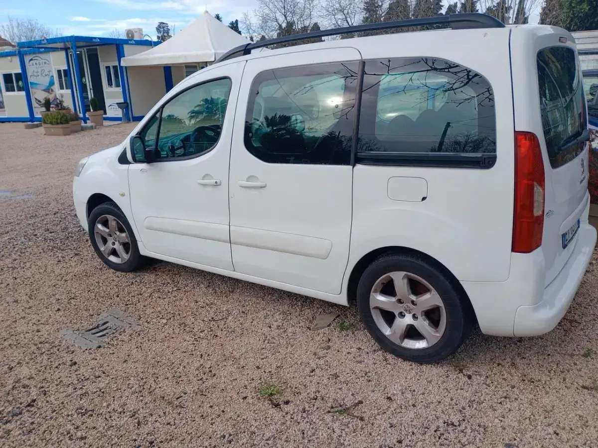 Usata Peugeot TePee Active 92 CV (67 kW) 2013 Bianco Monovolume
