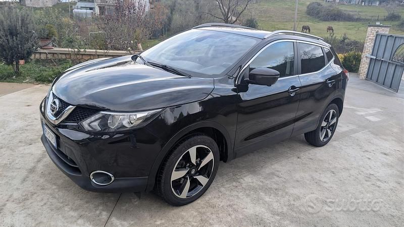 Usata Nissan Qashqai N-Connecta 110 CV (80 kW) 2017 Nero SUV