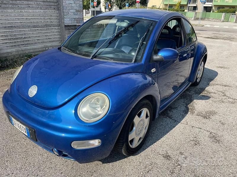 Usata VW Beetle 101 CV (74 kW) 2003 Blu Utilitaria