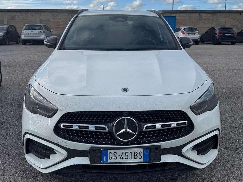 Usata Mercedes GLA200 AMG Line Premium 150 CV (110 kW) 2023 Bianco SUV