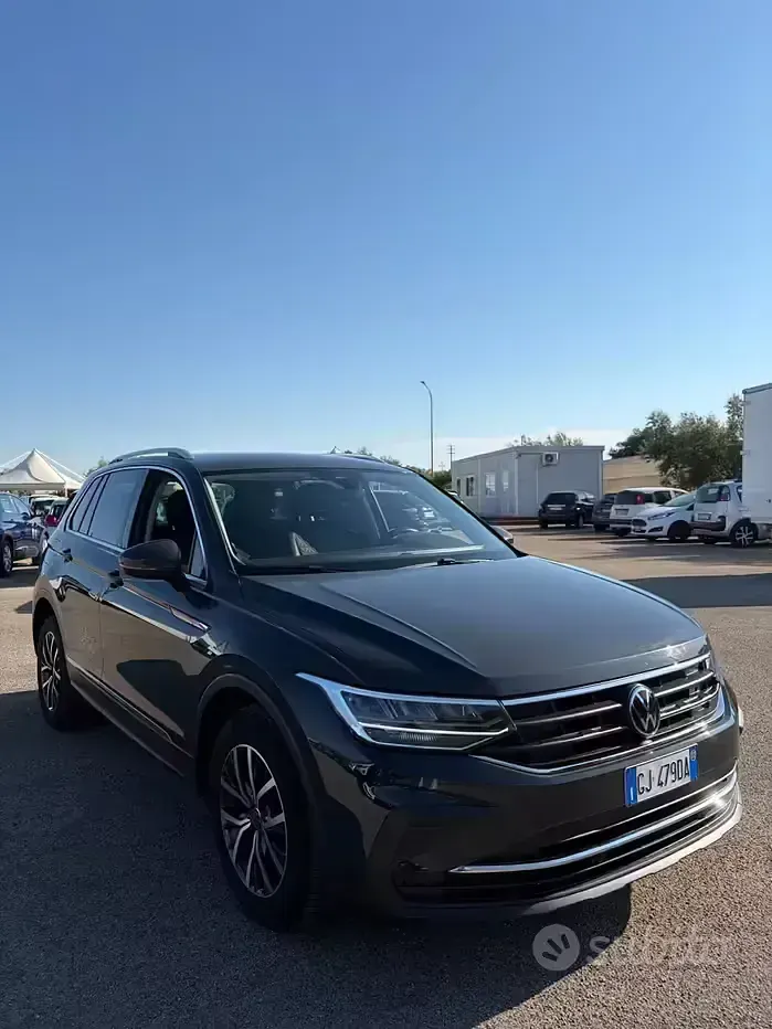 Usata VW Tiguan Elegance 150 CV (110 kW) 2022 Grigio SUV