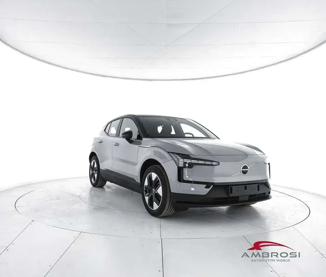 Usata Volvo EX30 Plus 400 kW (544 CV) 2024 Onyx black SUV