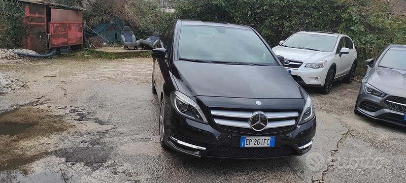 Usata Mercedes B200 Premium 135 CV (99 kW) 2012 Nero Monovolume