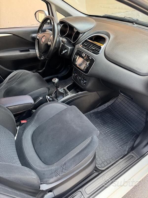 Usata Fiat Punto 95 CV (69 kW) 2017 Bianco Utilitaria