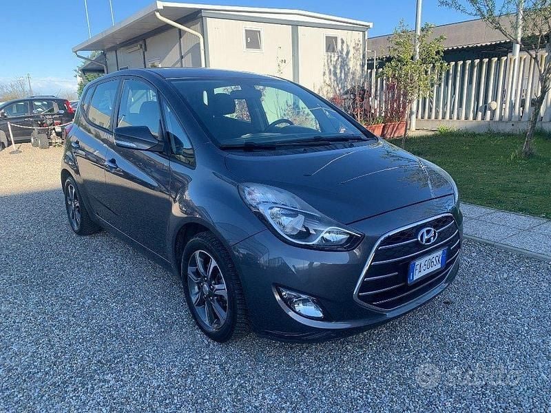 Usata Hyundai ix20 Xpossible 90 CV (66 kW) 2015 Grigio scuro Utilitaria