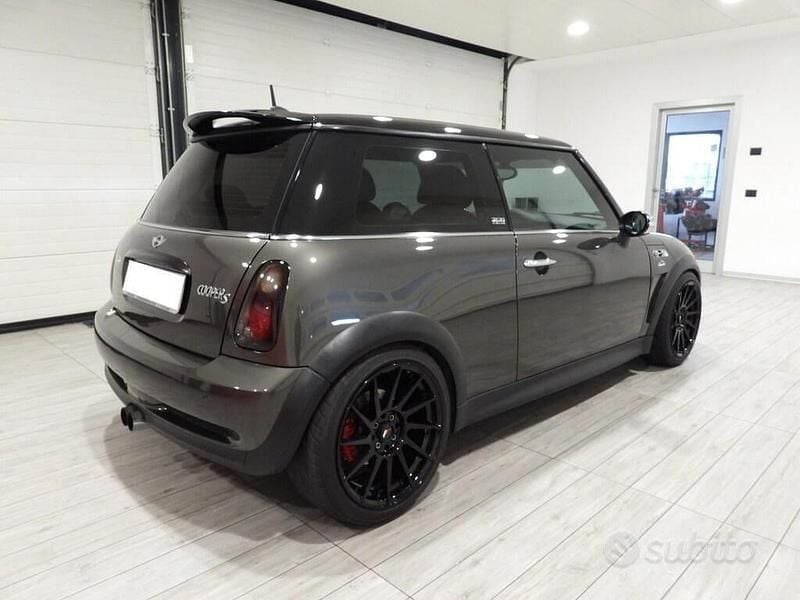 Usata Mini Cooper S 170 CV (125 kW) 2006 Grigio Utilitaria