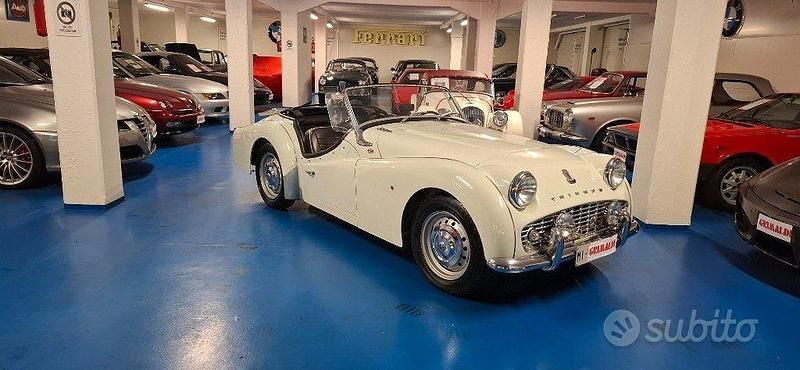 Bianco / pastello Usata 1960 Triumph TR3 Cabrio | 37.000 € - Immagine 1/4