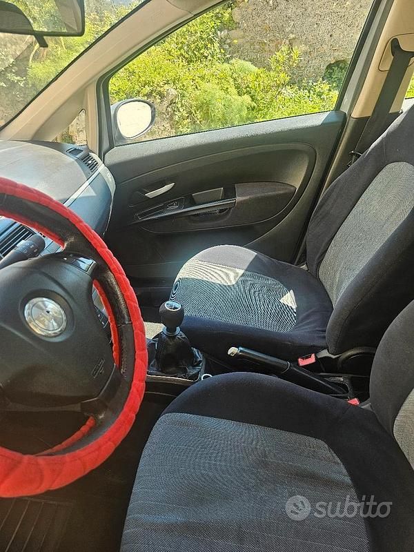 Usata Fiat Grande Punto 90 CV (66 kW) 2007 Grigio Utilitaria