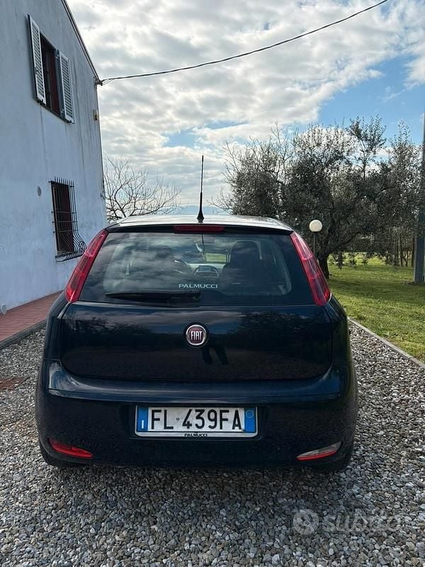 Usata Fiat Punto 77 CV (56 kW) 2017 Blu Utilitaria