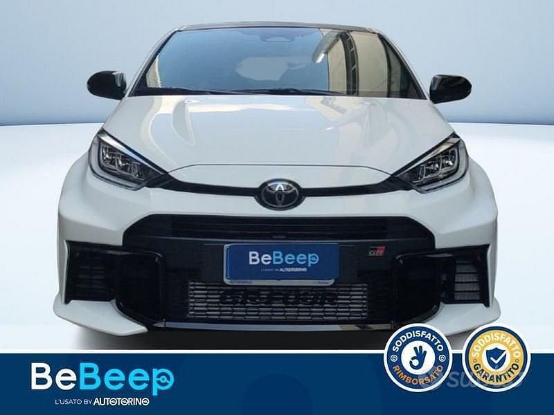 Usata Toyota Yaris 280 CV (205 kW) 2025 Bianco Utilitaria