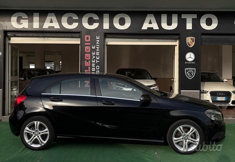 Usata Mercedes A180 Premium 108 CV (79 kW) 2016 Nero Berlina