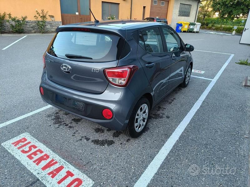 Usata Hyundai i10 66 CV (48 kW) 2018 Grigio Utilitaria