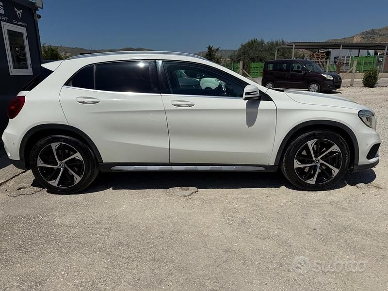 Usata Mercedes GLA220 Premium 170 CV (125 kW) 2015 Bianco SUV