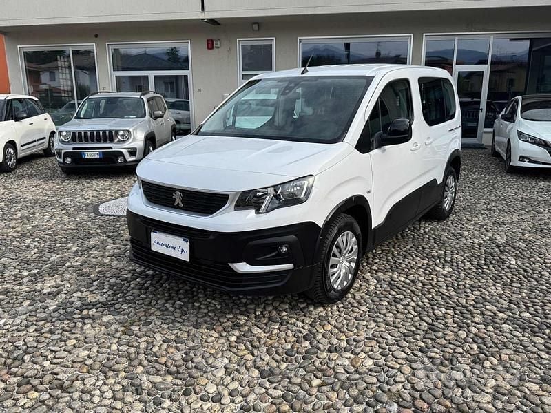 Käytetty Peugeot Rifter Active 102 HP (75 kW) 2022 Valkoinen Tila-auto