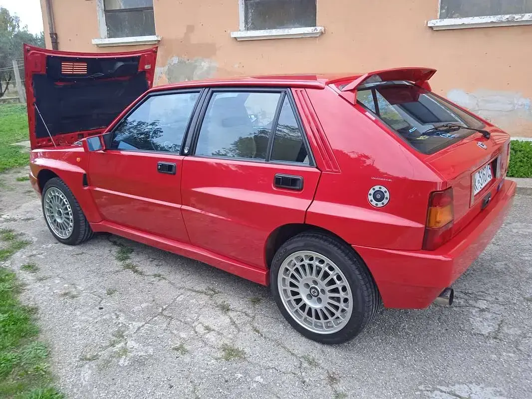 Usata Lancia Delta 211 CV (155 kW) 1993 Utilitaria