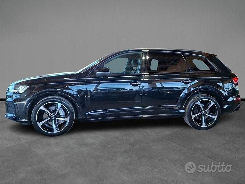Usata Audi Q7 S-Line 231 CV (169 kW) 2023 Nero / pastello SUV
